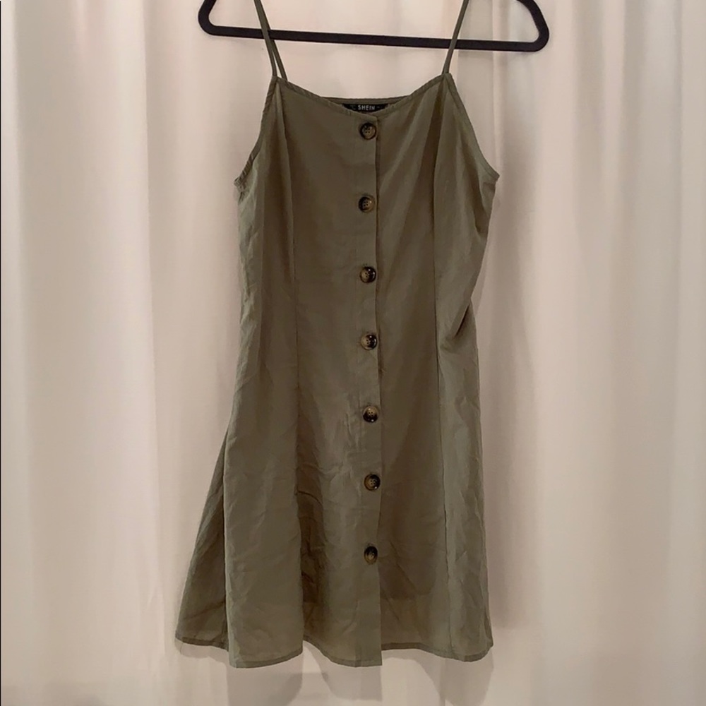 this casual light army green dress.